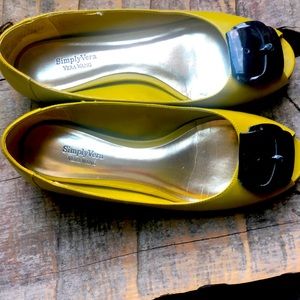 Vera Wang peep toe flats. Yellowish/greenish color